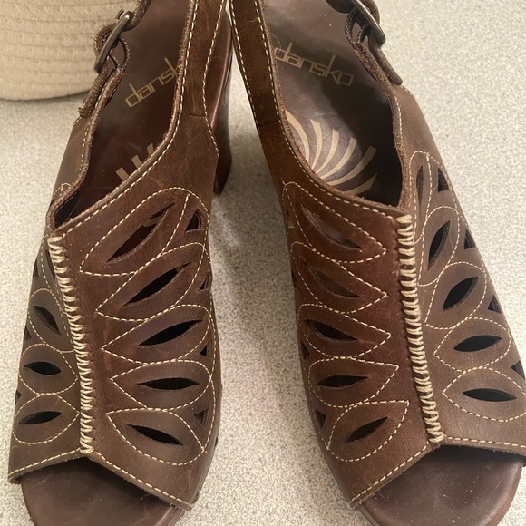 Dansko wood platform heeled sandal - Picture 3 of 5